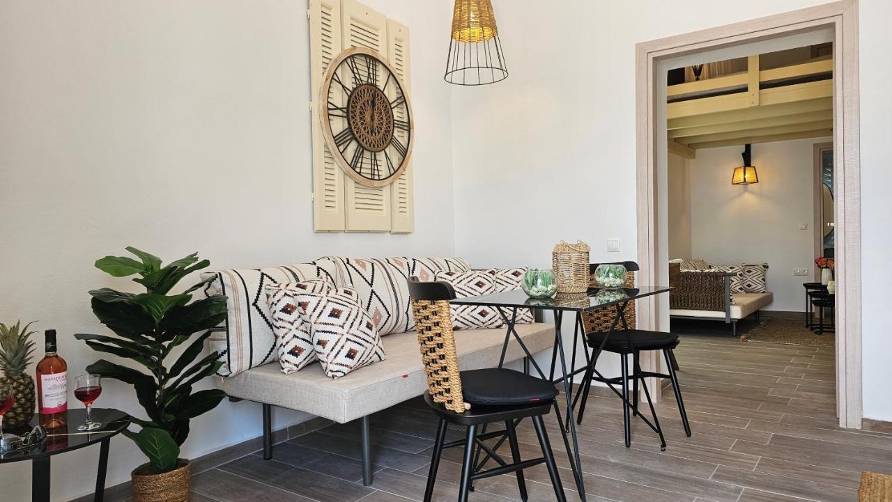 Plaka Philoxenia Apartments Ngoại thất bức ảnh
