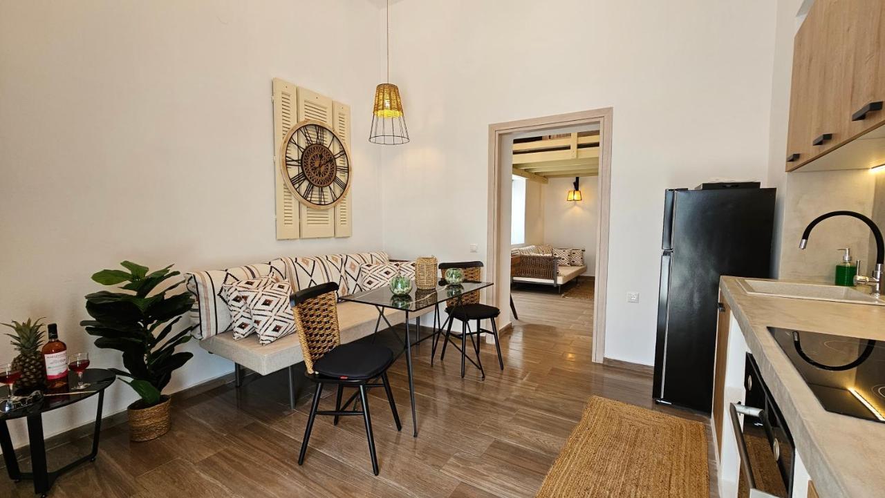 Plaka Philoxenia Apartments Ngoại thất bức ảnh
